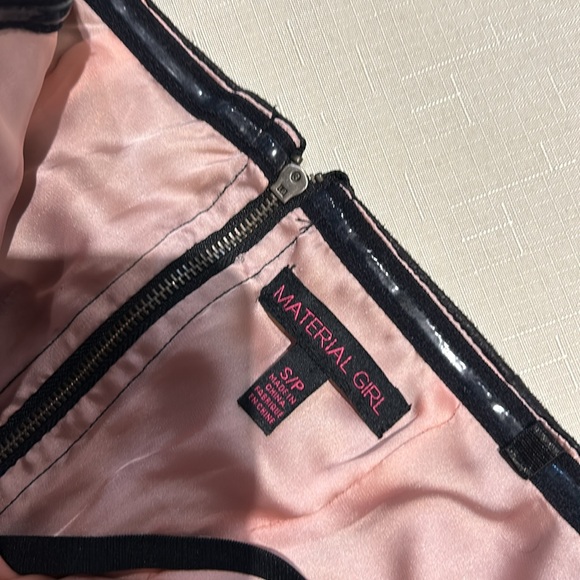 🎁Weekend sale!!Pretty dress worn once.. has hooks for straps - Picture 3 of 6